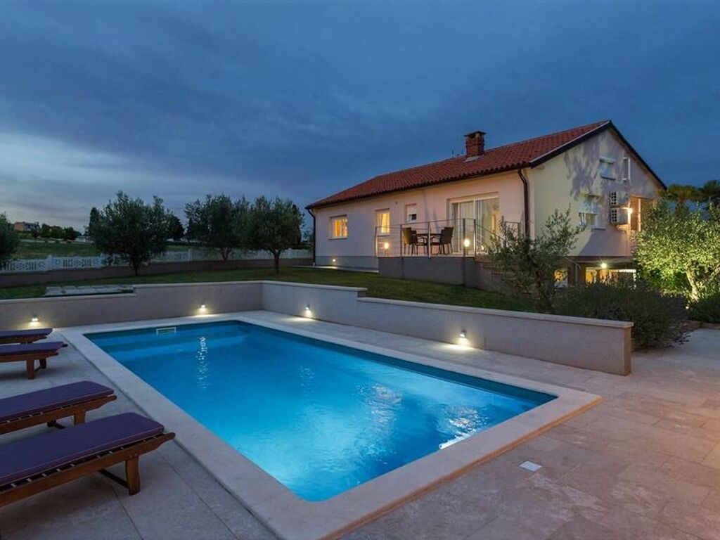 Maison de luxe à vendre à Porec, 0 €, Photo 2