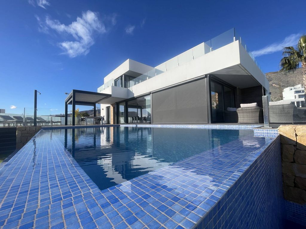 Luxury House for sale in Finestrat, 1 840 000 €, Photo 1