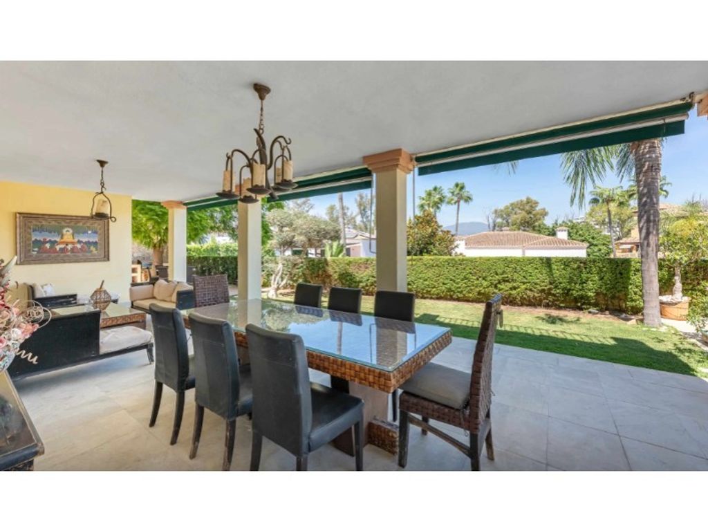 Maison de luxe à vendre à Marbella, 1 560 000 €, Photo 1