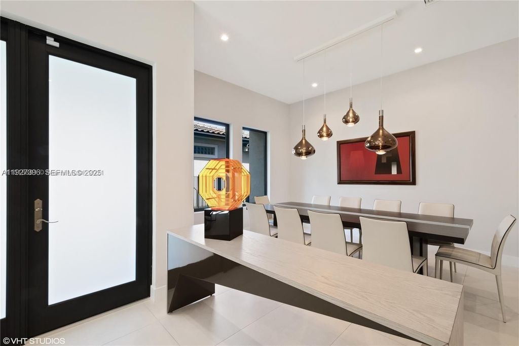 Luxury House for sale in Hollywood, 1 350 898 €, Photo 3