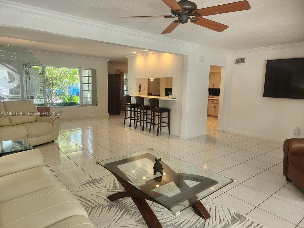 Luxury House for sale in Hollywood, 901 367 €, Photo 4