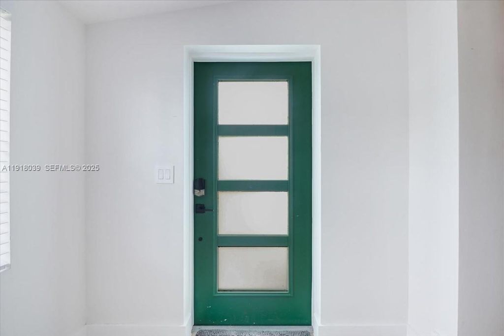 Luxury House for sale in Hollywood, 488 455 €, Photo 6