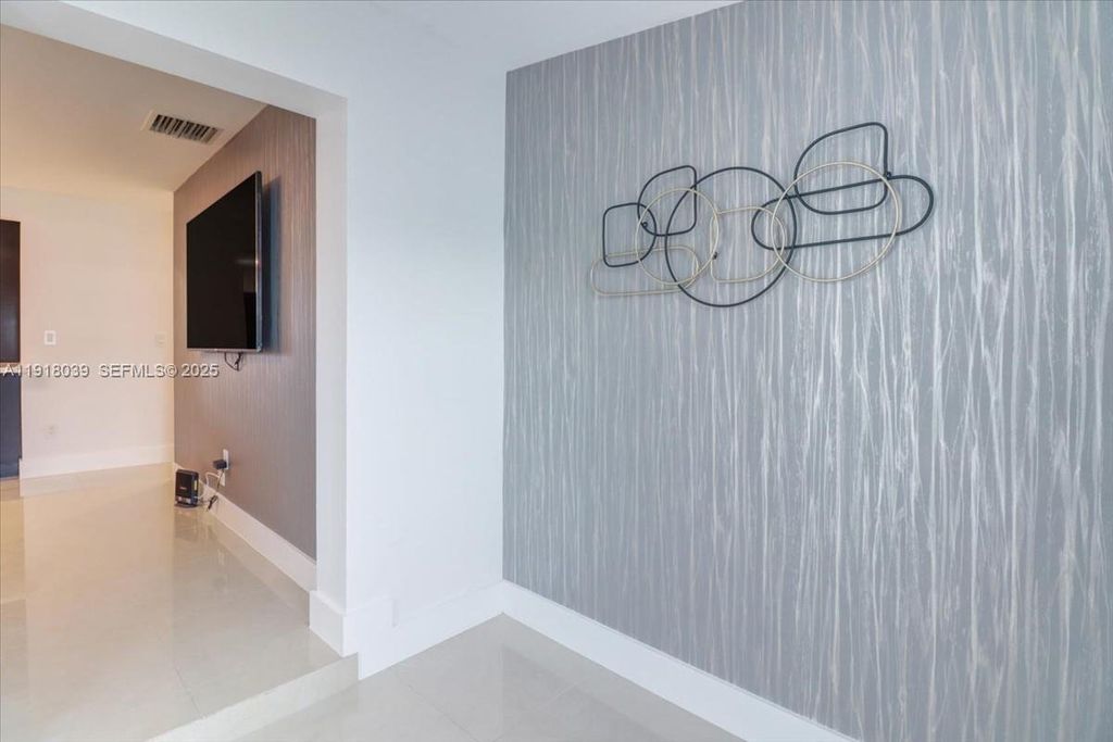 Luxury House for sale in Hollywood, 488 455 €, Photo 7