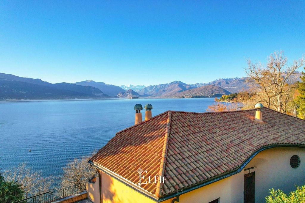 Luxury House for sale in Leggiuno, 3 000 000 €, Photo 1