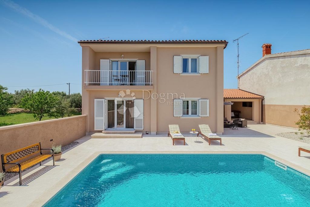 Luxury House for sale in Pula, 720 000 €, Photo 2