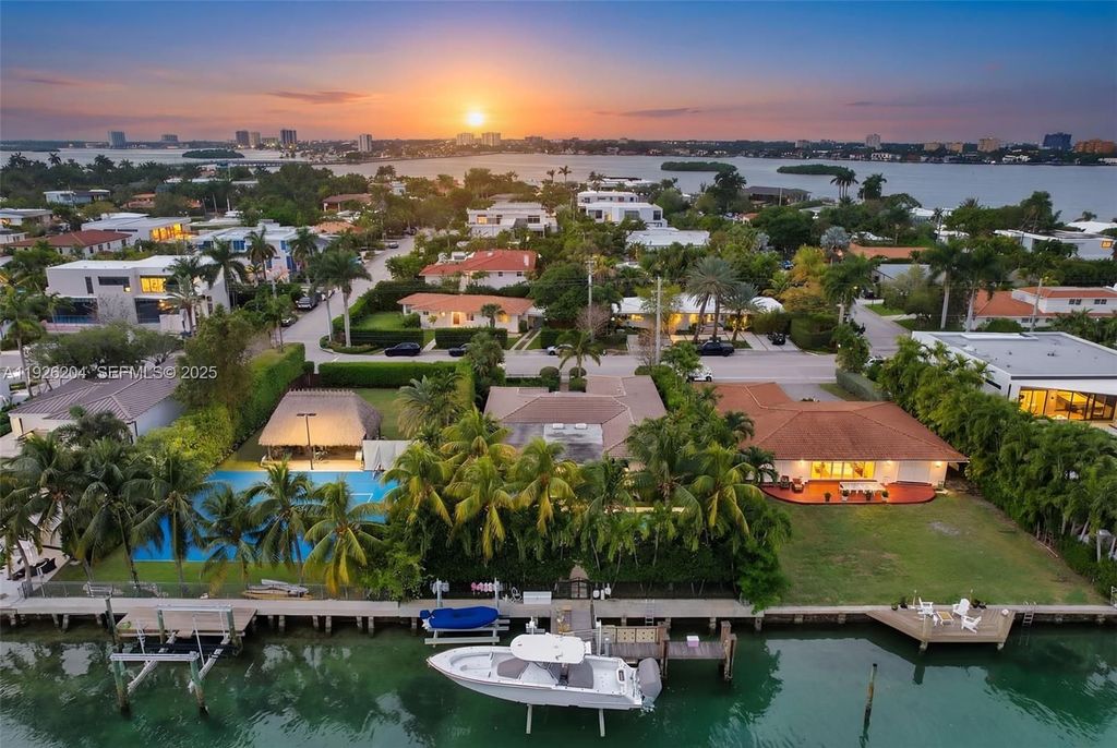 Luxury House for sale in Bay Harbor Islands, 5 751 580 €, Photo 2