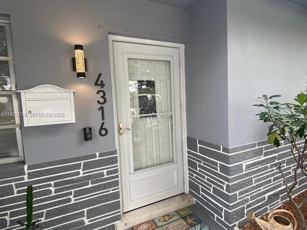 Luxury House for sale in Hollywood, 582 884 €, Photo 3