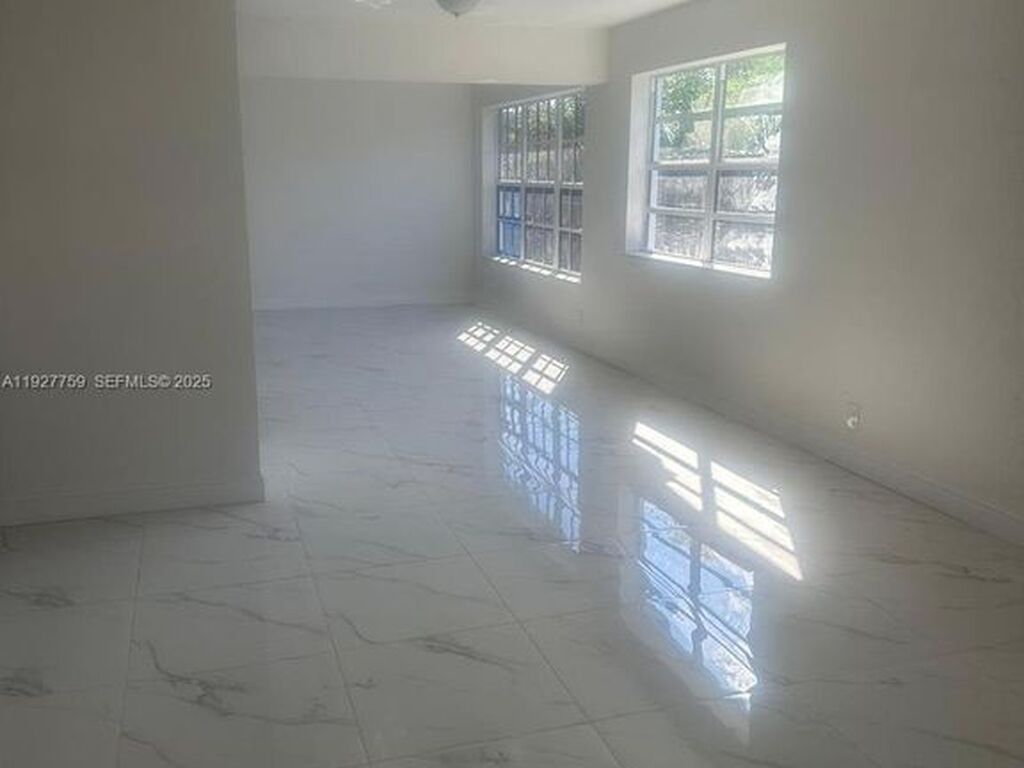 Luxury House for sale in Hollywood, 447 458 €, Photo 6