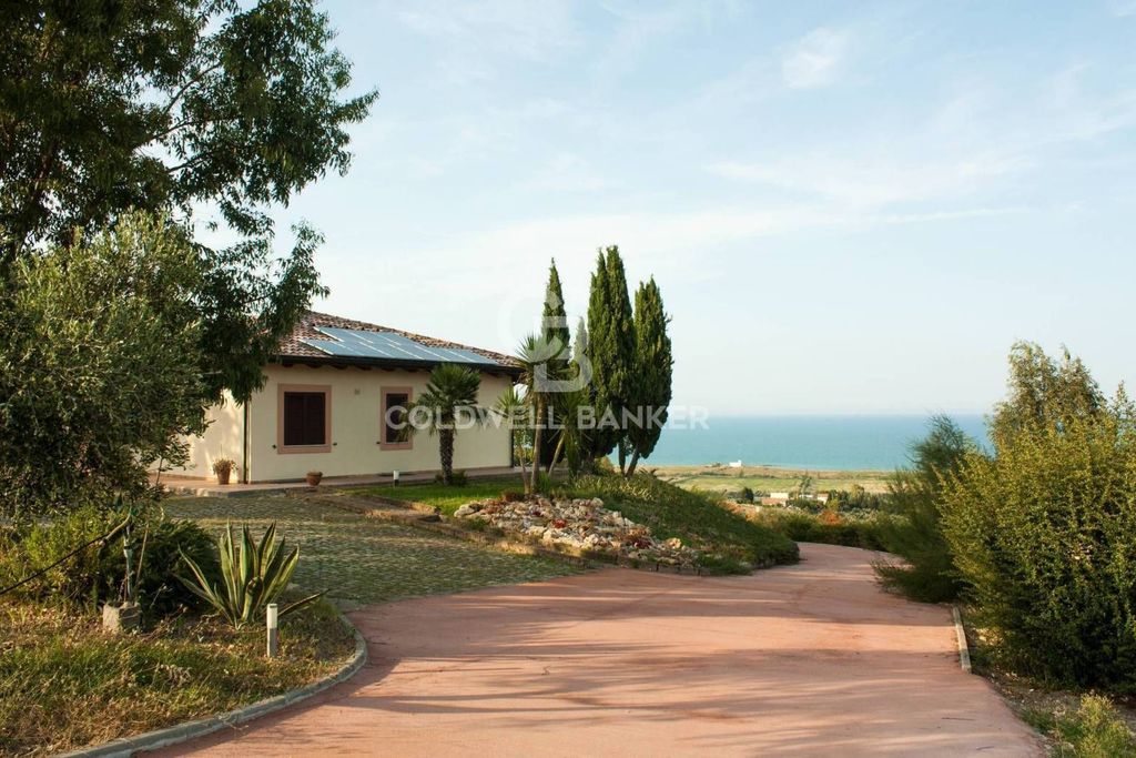 Maison de luxe à vendre à Montenero Di Bisaccia, 950 000 €, Photo 1