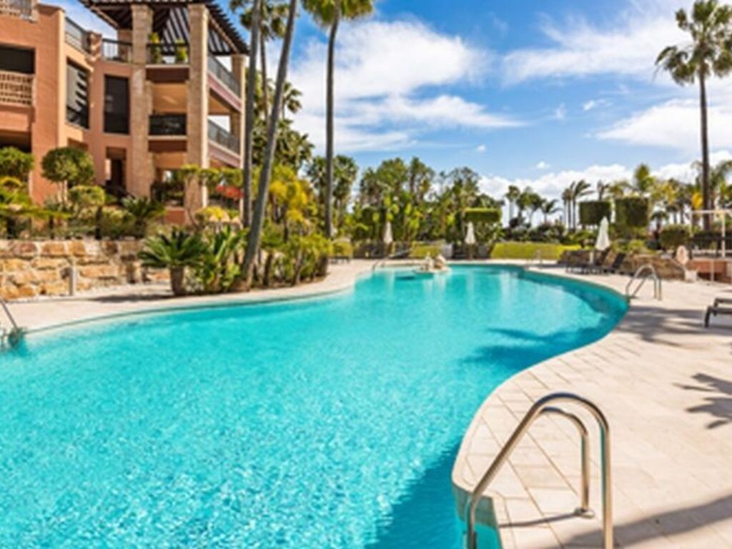 Luxury Apartment for sale in Marbella, 1 595 000 €, Photo 1