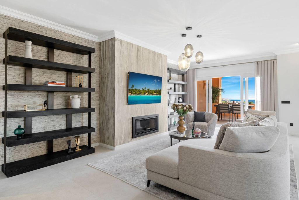 Luxury Apartment for sale in Marbella, 2 295 000 €, Photo 1