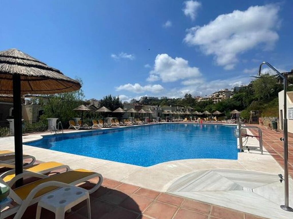 Luxury Apartment for sale in Marbella, 500 000 €, Photo 2