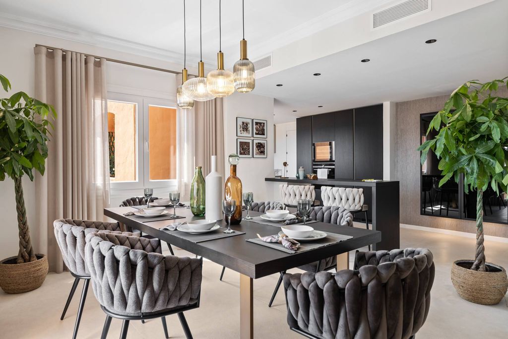 Luxury Apartment for sale in Marbella, 2 295 000 €, Photo 2