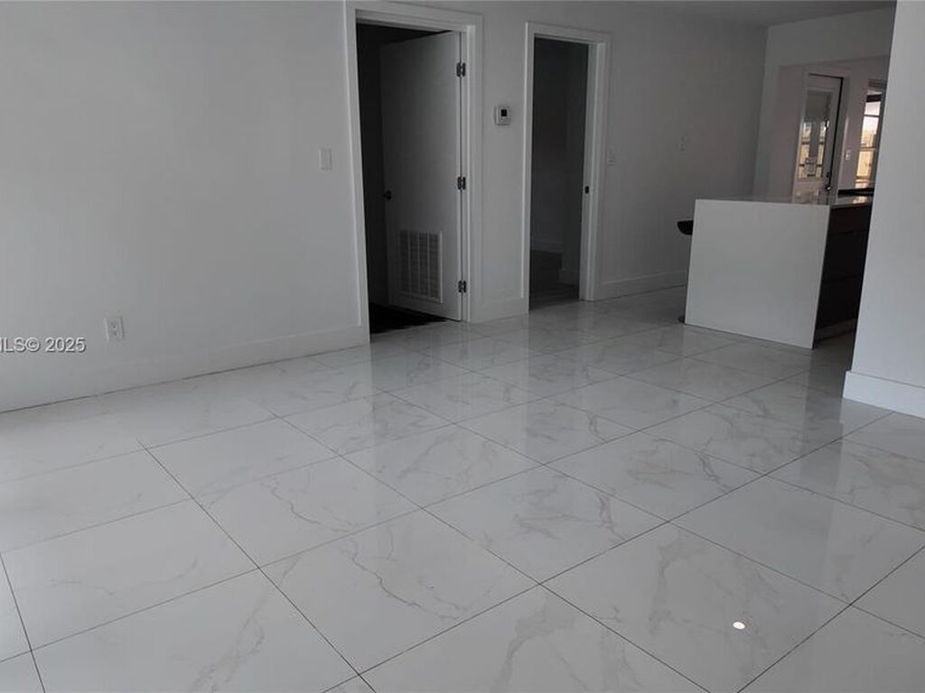 Luxury House for sale in Hollywood, 588 953 €, Photo 4