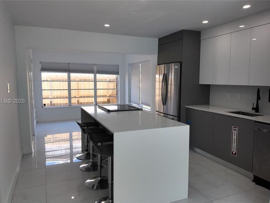 Luxury House for sale in Hollywood, 588 953 €, Photo 6