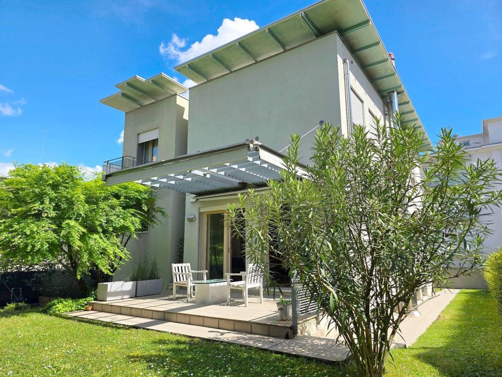 Luxury House for sale in Treviso, 780 000 €, Photo 2