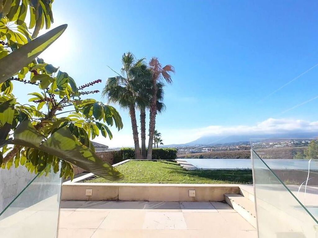 Luxury House for sale in El Paraíso, 3 995 000 €, Photo 2