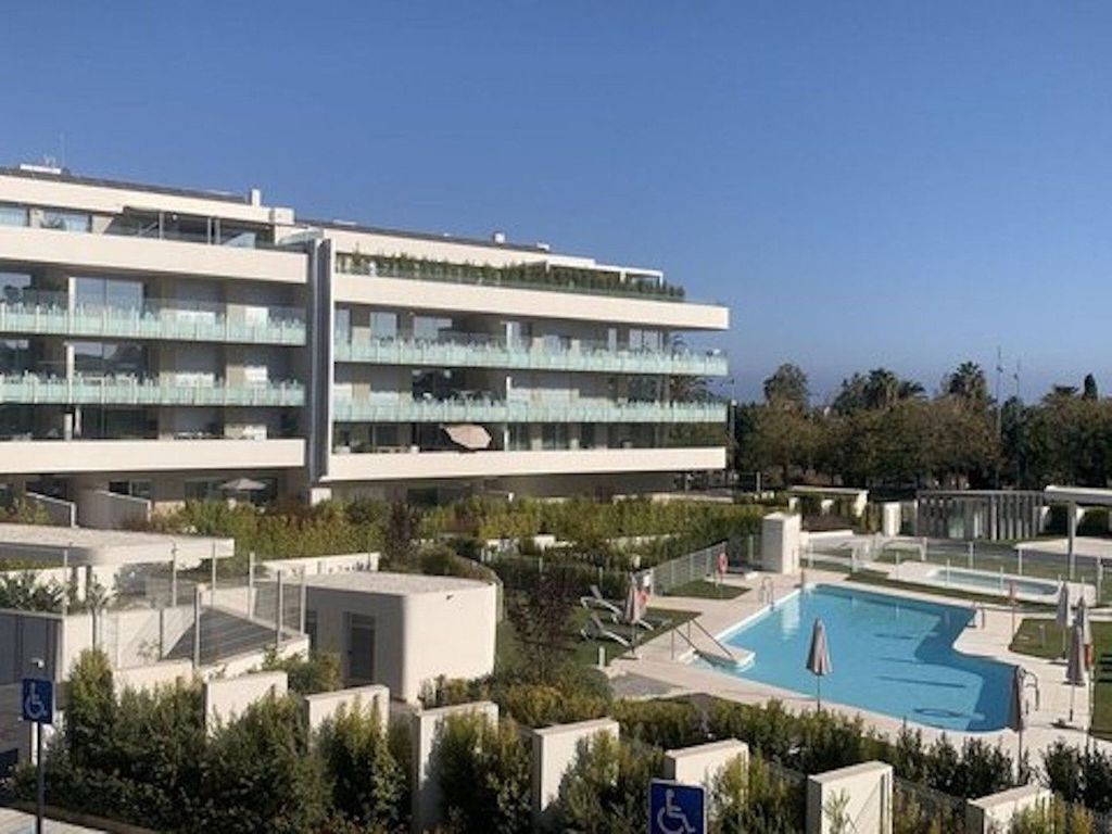 Luxury Apartment for sale in San Pedro de Alcántara, 695 000 €, Photo 1