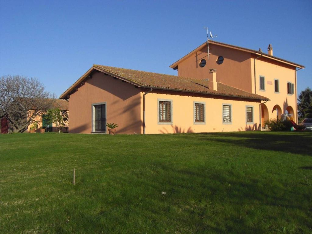 Luxury House for sale in Tarquinia, 850 000 €, Photo 1