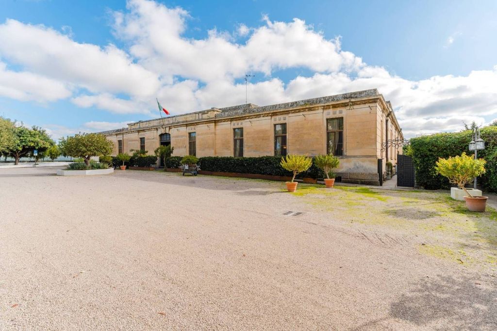 Luxury House for sale in Lecce, 3 650 000 €, Photo 2