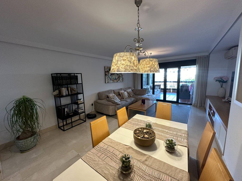Luxury Apartment for sale in San Pedro de Alcántara, 670 500 €, Photo 6
