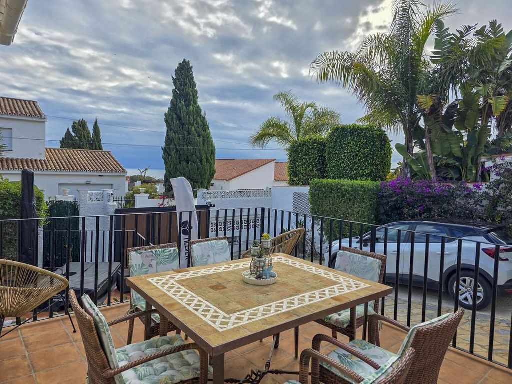 Luxury House for sale in Manilva, 860 000 €, Photo 2