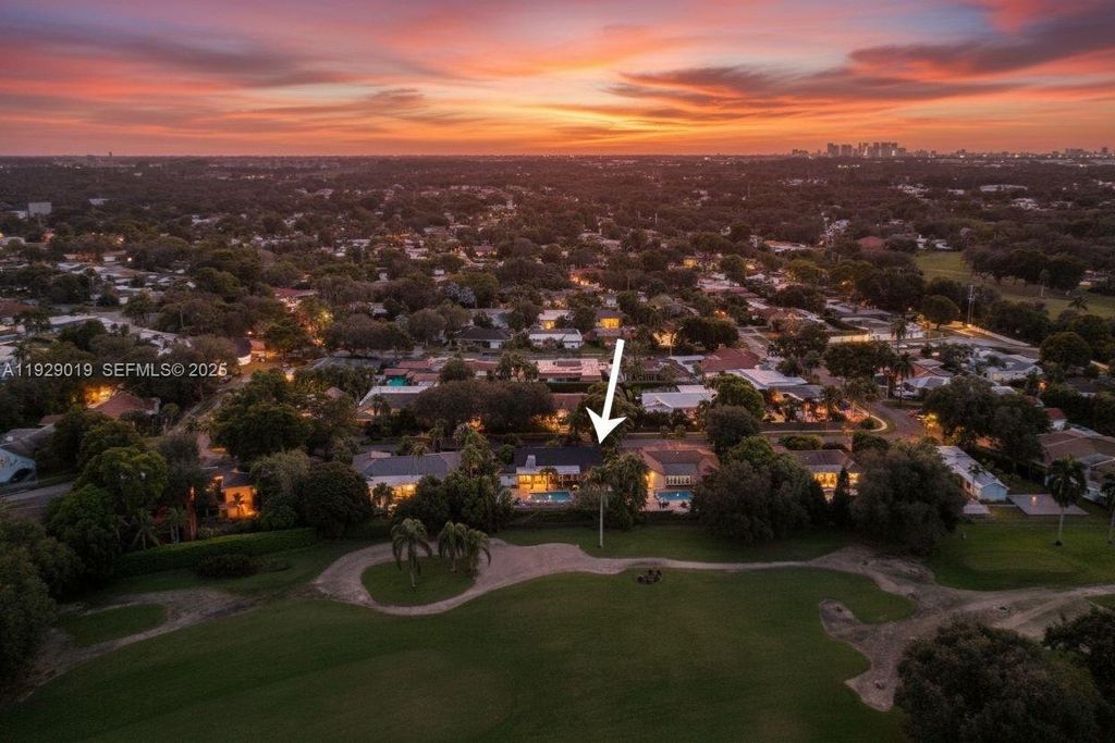 Luxury House for sale in Hollywood, 1 661 987 €, Photo 1