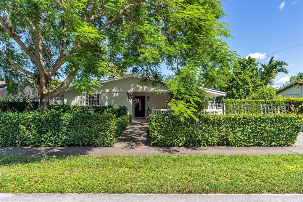 Luxury House for sale in Miami Terrace Mobile Home, 585 539 €, Photo 1