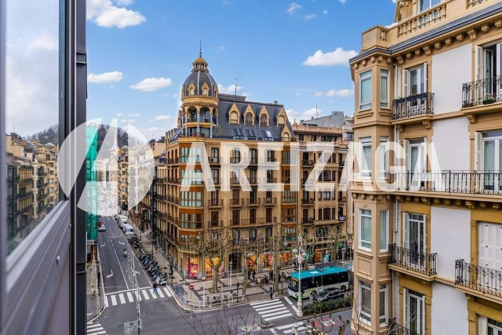 Luxury Apartment for sale in Donostia / San Sebastián, 685 000 €, Photo 1