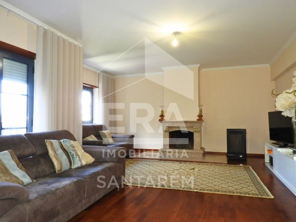 Maison de luxe à vendre à Santarém, 750 000 €, Photo 1