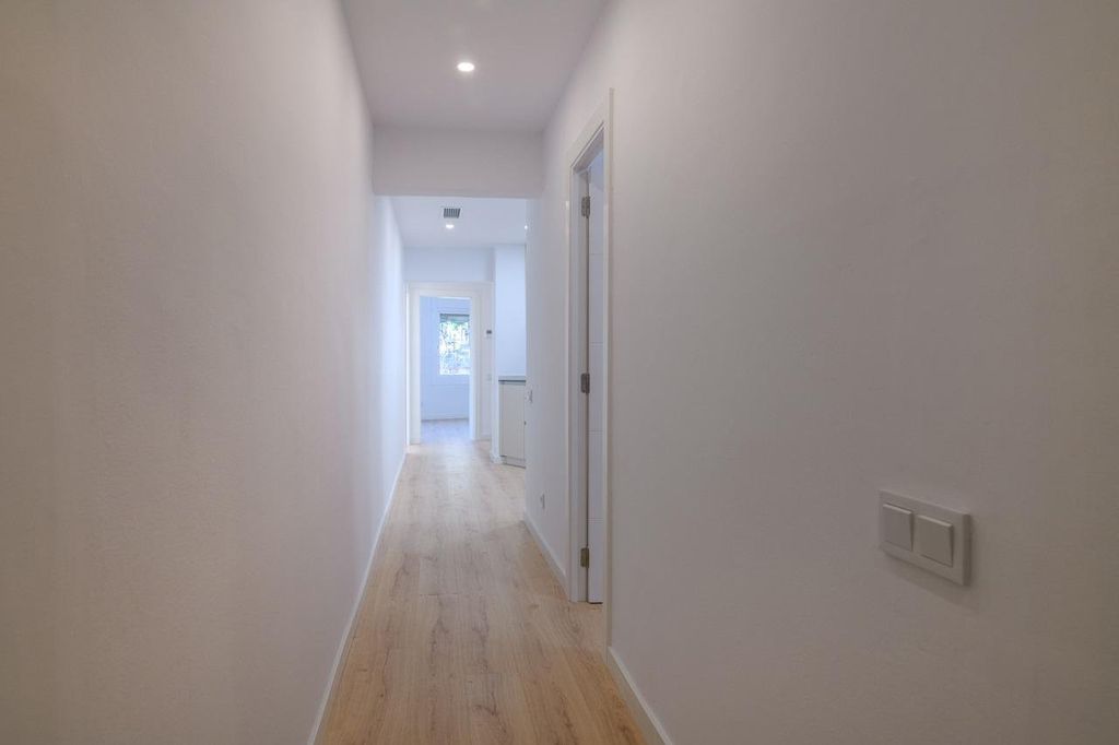 Luxury Apartment for sale in Barcelona, 530 000 €, Photo 4