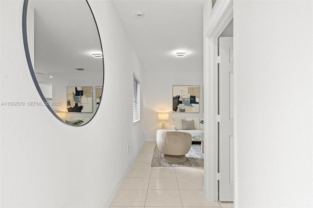 Luxury House for sale in Miami Heights Trailer Park, 443 197 €, Photo 5