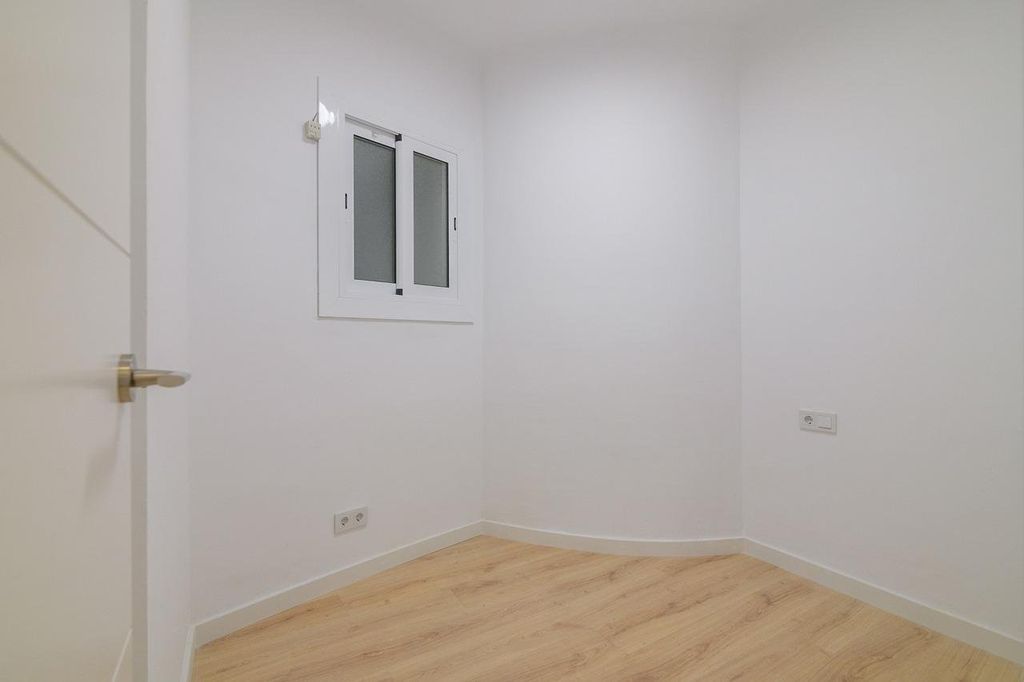 Luxury Apartment for sale in Barcelona, 530 000 €, Photo 5