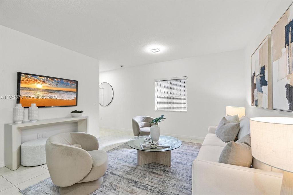 Luxury House for sale in Miami Heights Trailer Park, 443 197 €, Photo 7