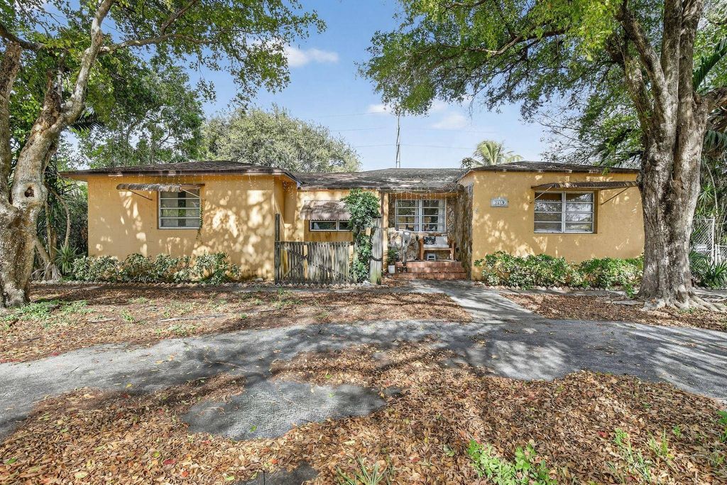 Luxury House for sale in Hollywood, 553 957 €, Photo 1