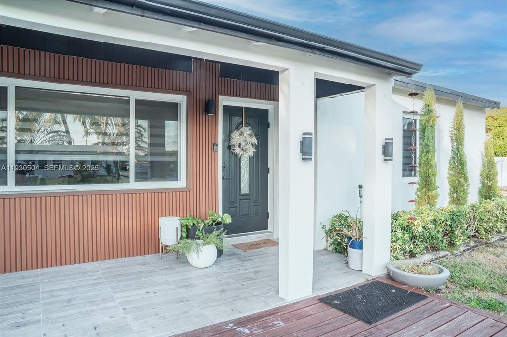 Luxury House for sale in Hollywood, 661 505 €, Photo 4