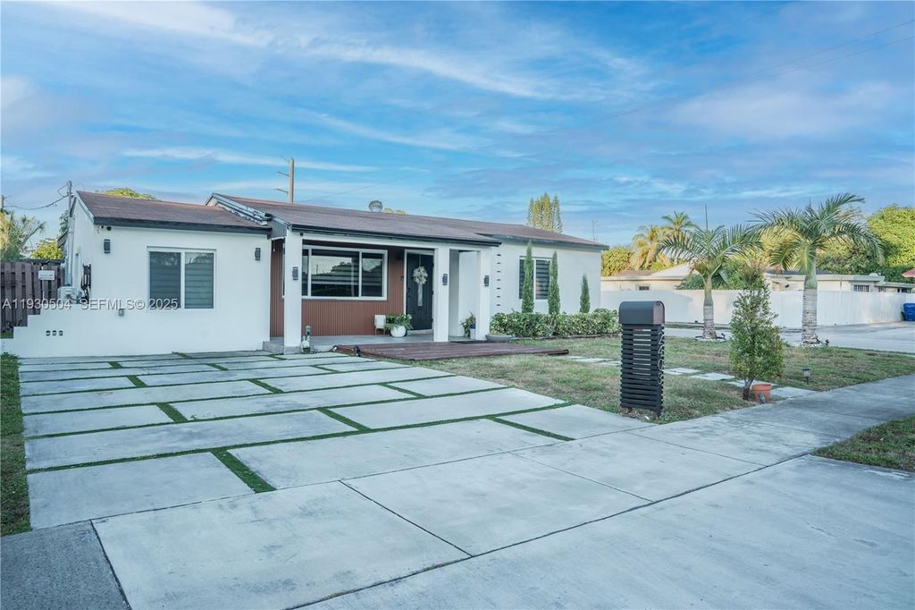 Luxury House for sale in Hollywood, 661 505 €, Photo 5