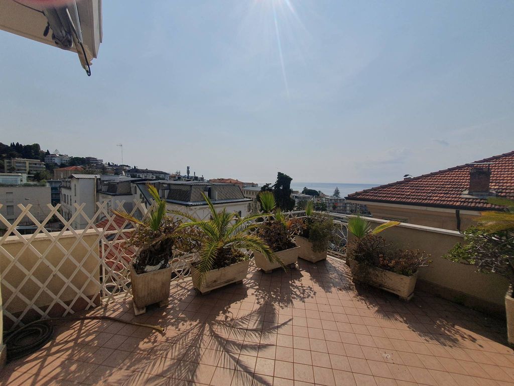 Luxury Apartment for sale in San Remo, 540 000 €, Photo 1