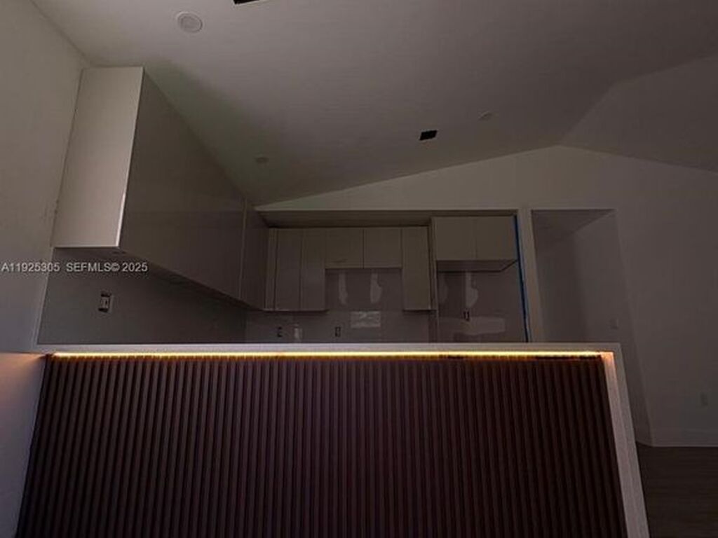 Luxury House for sale in Miami Heights Trailer Park, 511 280 €, Photo 3