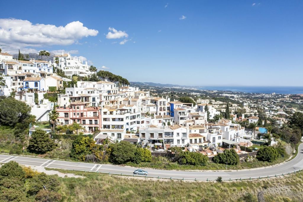 Luxury Apartment for sale in Benahavís, 1 095 000 €, Photo 6