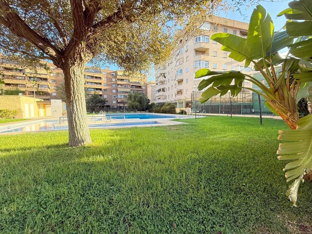 Luxury Apartment for sale in Málaga, 599 000 €, Photo 3