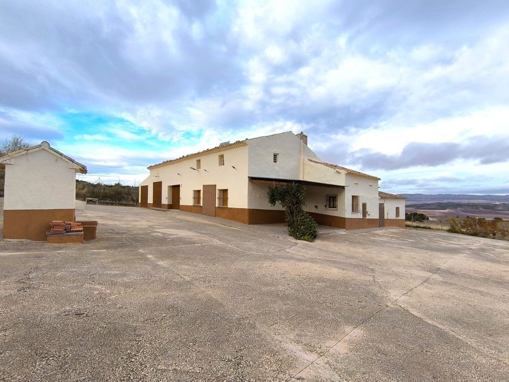 Luxury House for sale in Yecla, 2 400 000 €, Photo 3