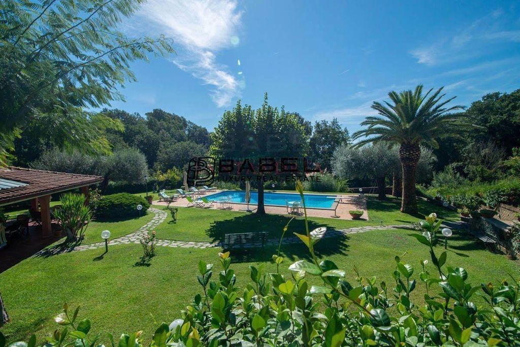 Luxury House for sale in Riano, 990 000 €, Photo 4