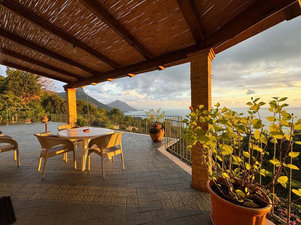 Luxury House for sale in Maratea, 790 000 €, Photo 2