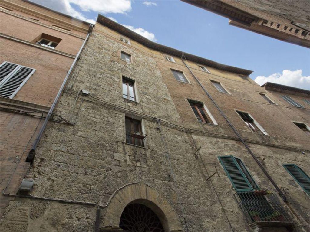 Luxury Apartment for sale in Siena, 800 000 €, Photo 2