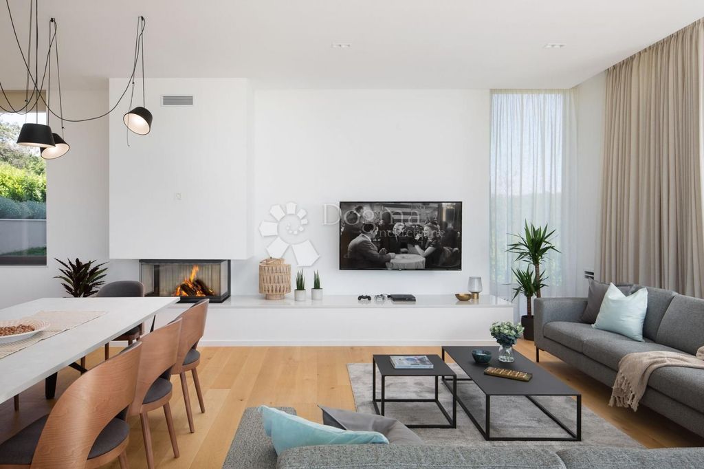 Maison de luxe à vendre à Novigrad, 1 450 000 €, Photo 5
