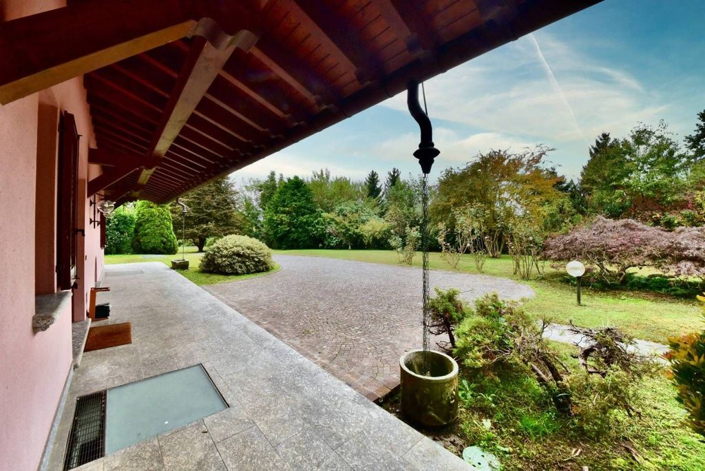 Luxury House for sale in Cantù, 1 230 000 €, Photo 3