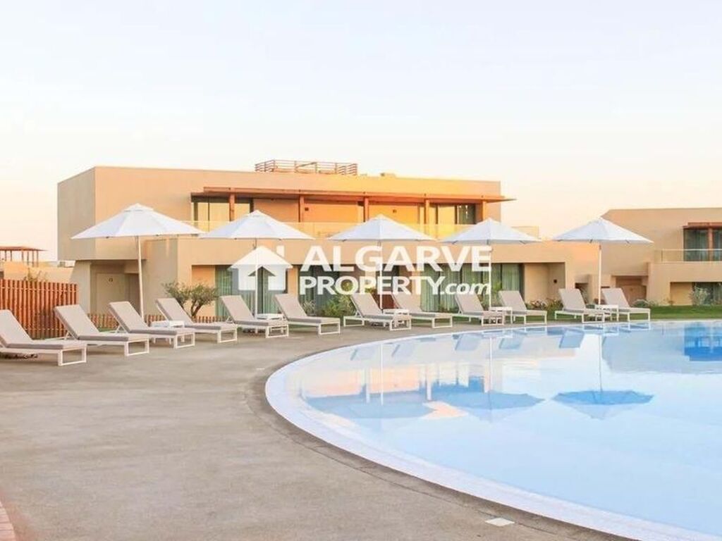 Luxury Apartment for sale in Porches, 800 000 €, Photo 1