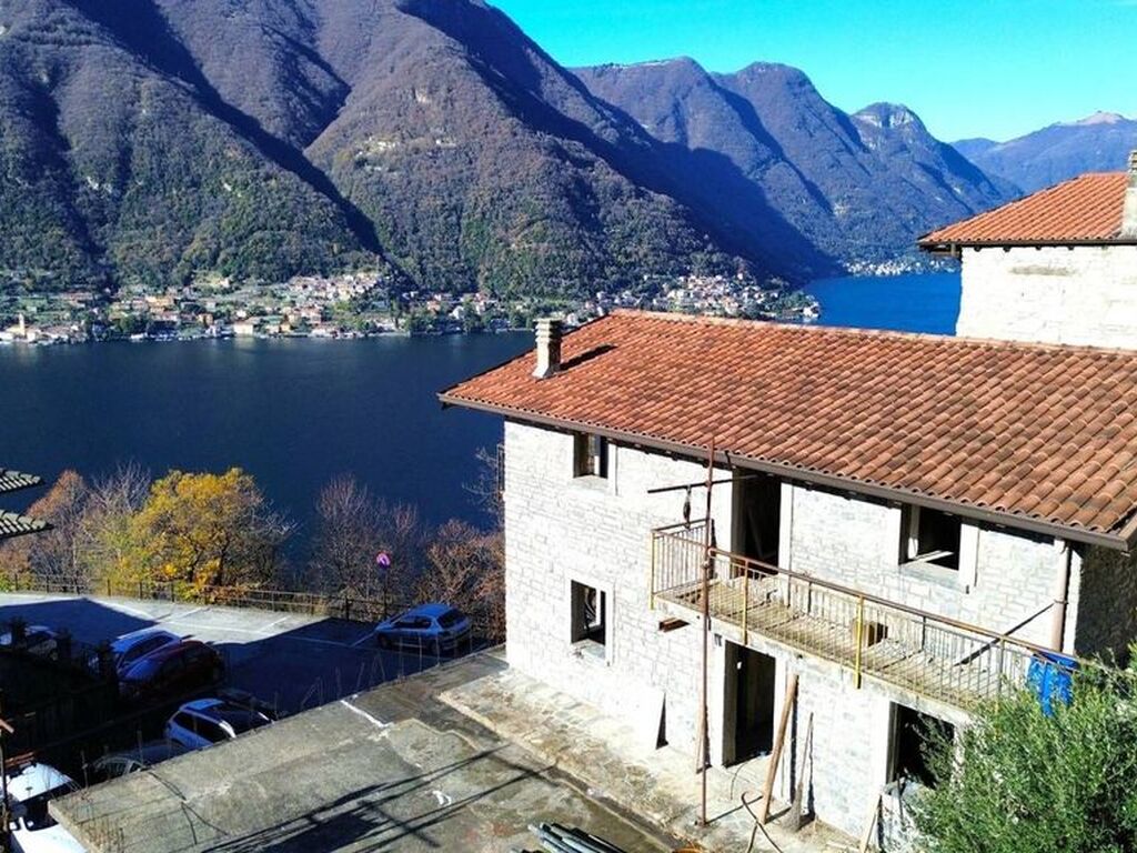 Luxury House for sale in Pognana Lario, 485 000 €, Photo 1