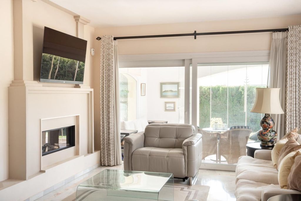 Luxury House for sale in El Paraíso, 1 495 000 €, Photo 6